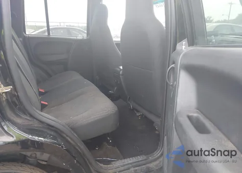 2003 Jeep Liberty Sport z USA, uszkodzony, nr VIN 1J4GL48K93W517313